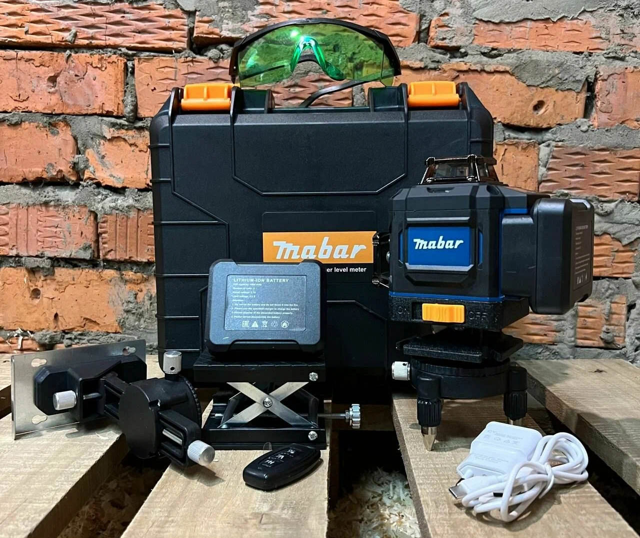 Уровень лазерный Mabar YC-16X аккумуляторный 4D