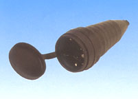 Розетка для удлинителя з/к чёрная с крышкой 16А Bemis (каучук) IP44